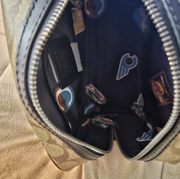 Coach Large Travel kit - Picture 11 of 12